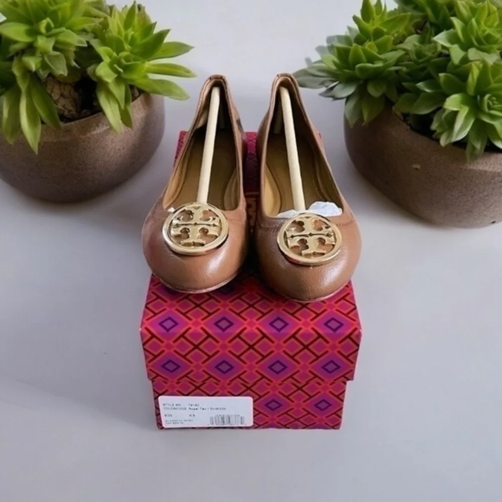 TORY BURCH Benton 2 Travel Leather Ballet Flats Royal Tan Gold Size 5.5 NIB